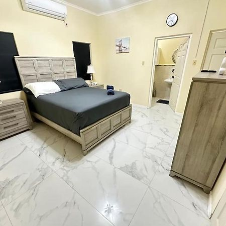 J Luxury Stay In Kingston Exterior photo