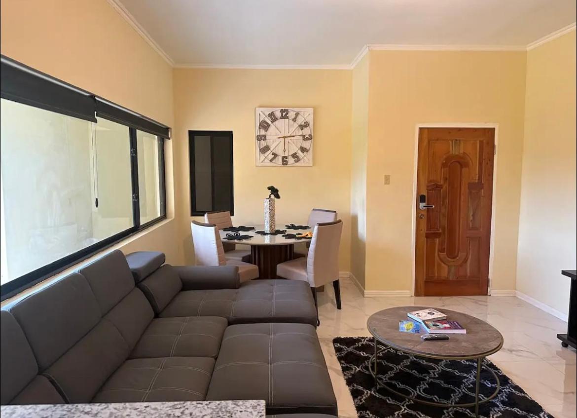 J Luxury Stay In Kingston Exterior photo